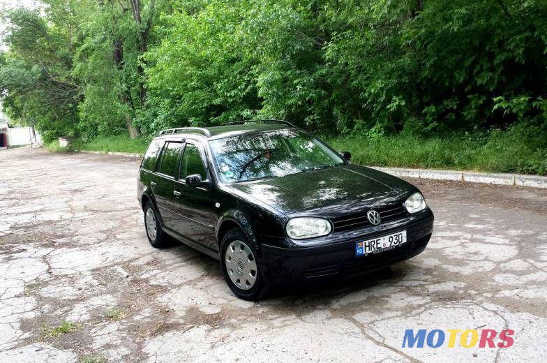 2004' Volkswagen Golf photo #1