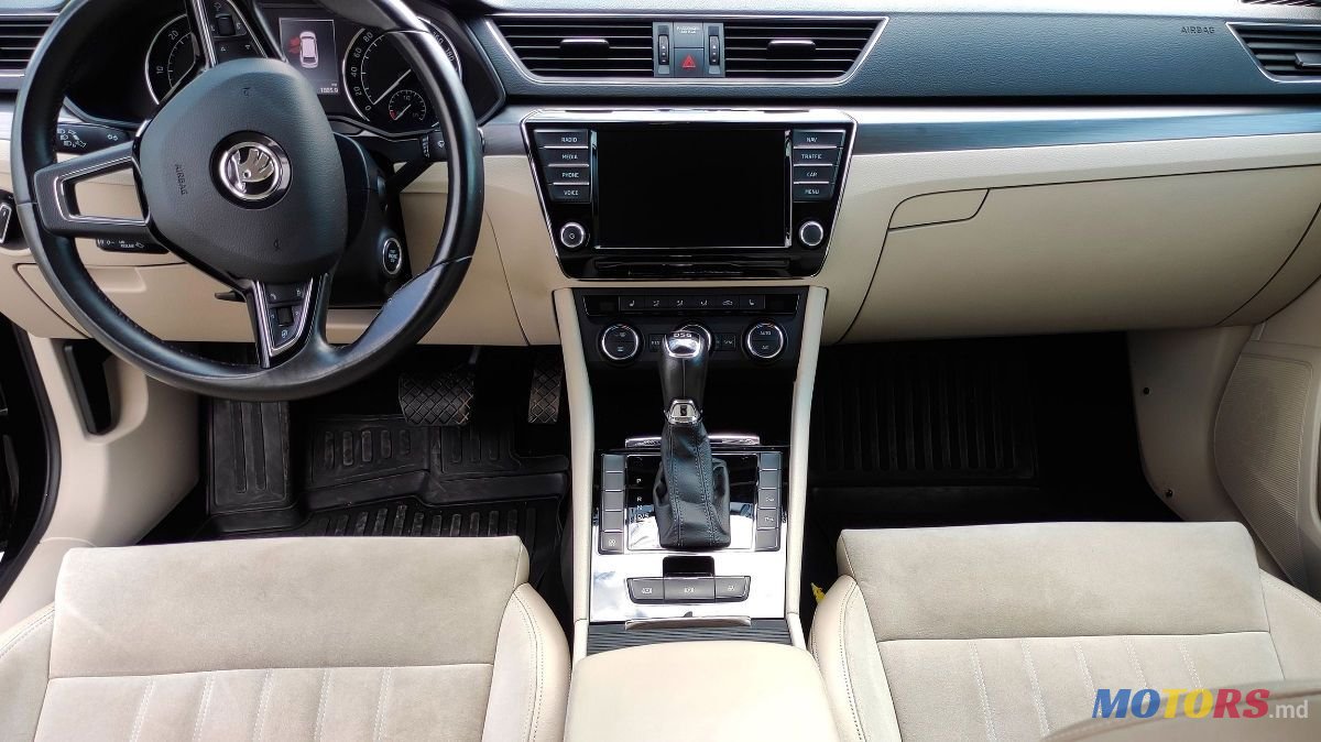 2016' Skoda Superb photo #5