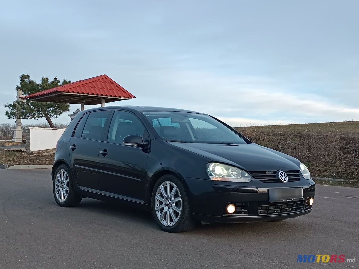 2005' Volkswagen Golf photo #2