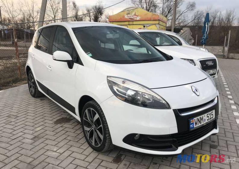 2012' Renault Scenic photo #1