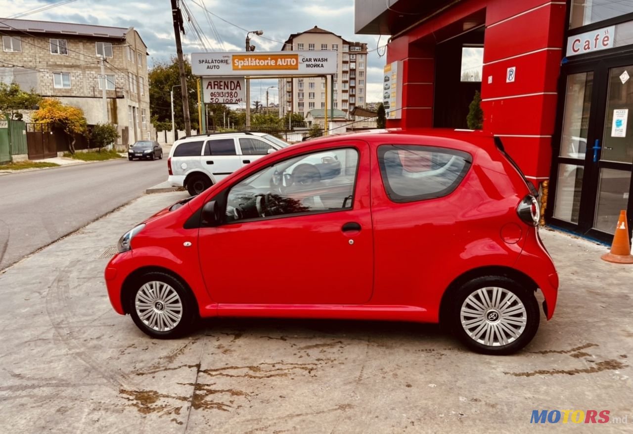2012' Toyota Aygo photo #3
