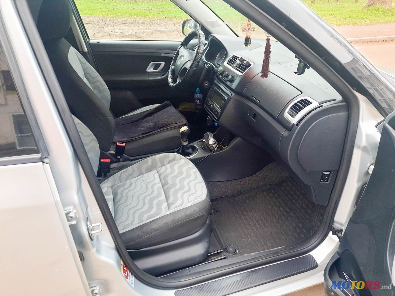 2008' Skoda Fabia photo #4