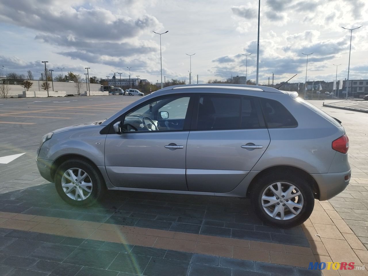 2009' Renault Koleos photo #3