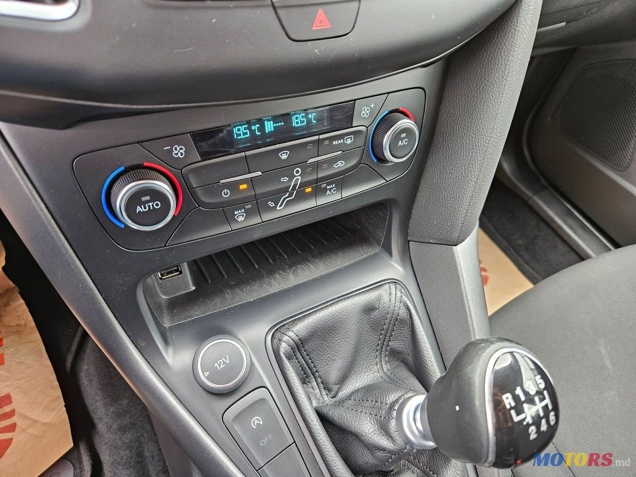 2017' Ford Focus photo #6