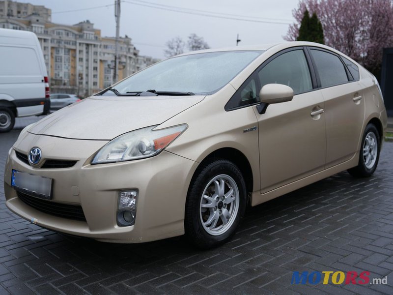 2010' Toyota Prius photo #2