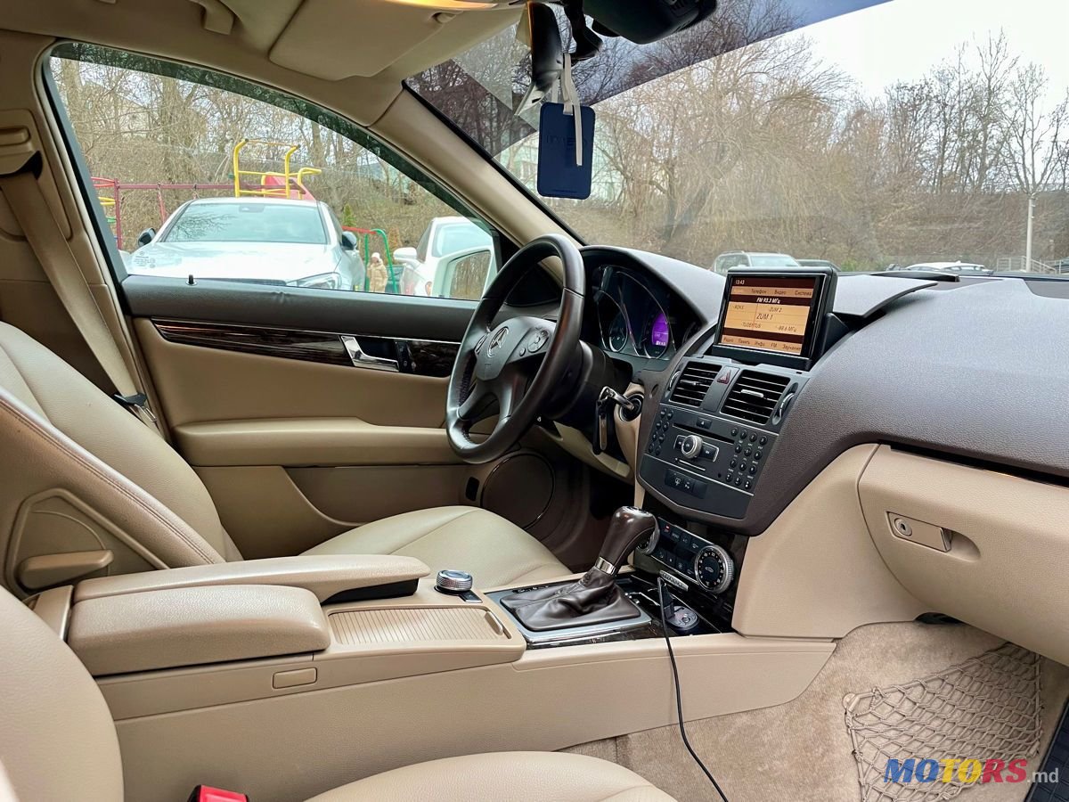 2010' Mercedes-Benz C Класс photo #5