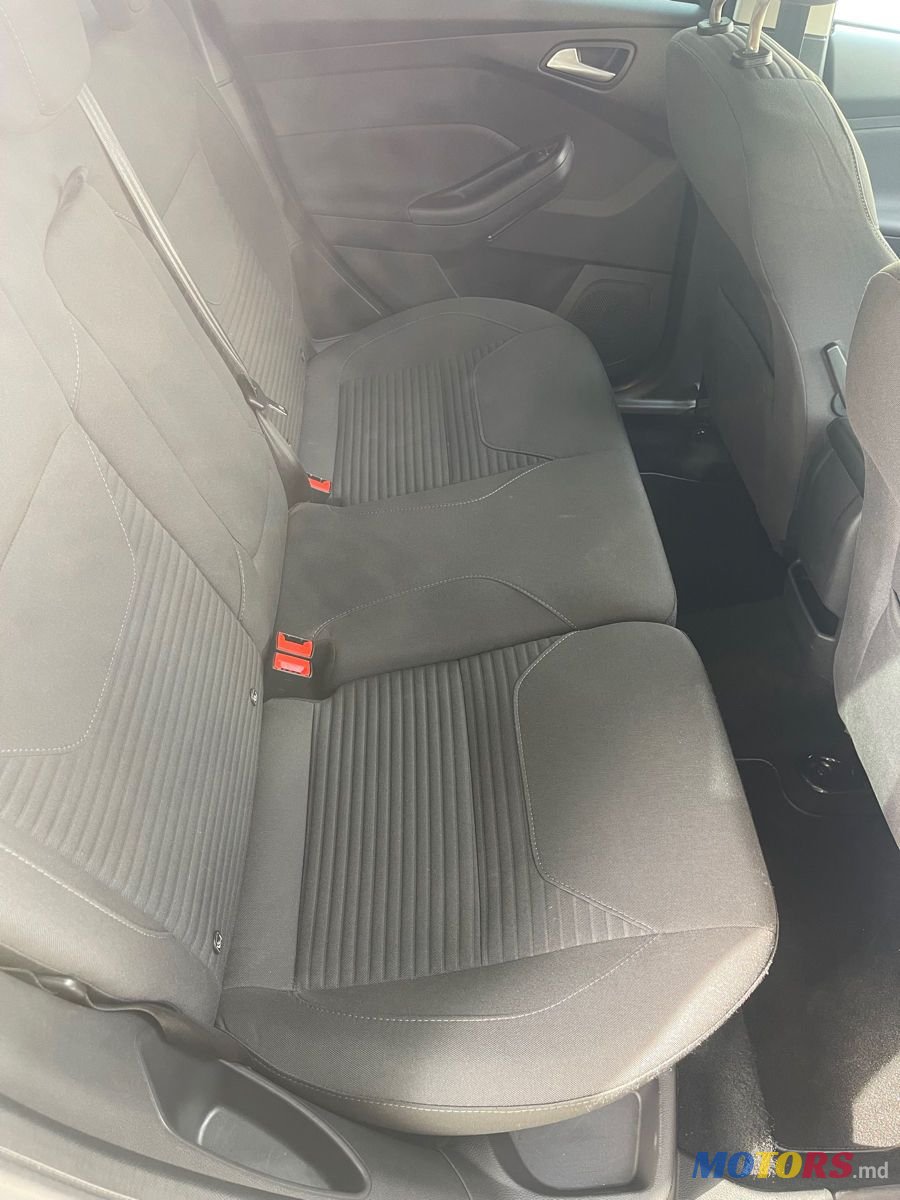 2016' Ford Focus photo #5