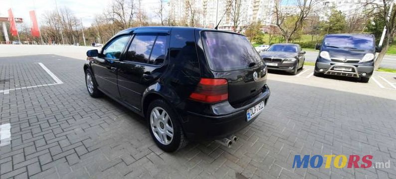 2001' Volkswagen Golf photo #3