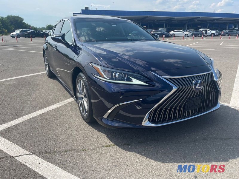 2020' Lexus Es Series photo #3