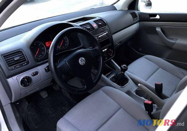 2007' Volkswagen Golf photo #4