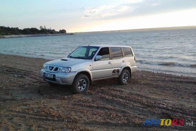 2005' Nissan Terrano photo #1