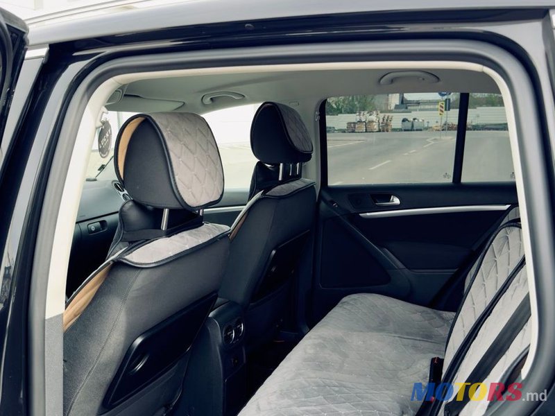 2012' Volkswagen Tiguan photo #6