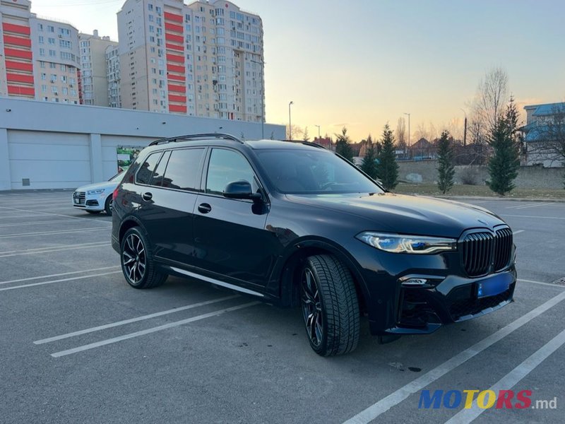 2021' BMW X7 photo #2