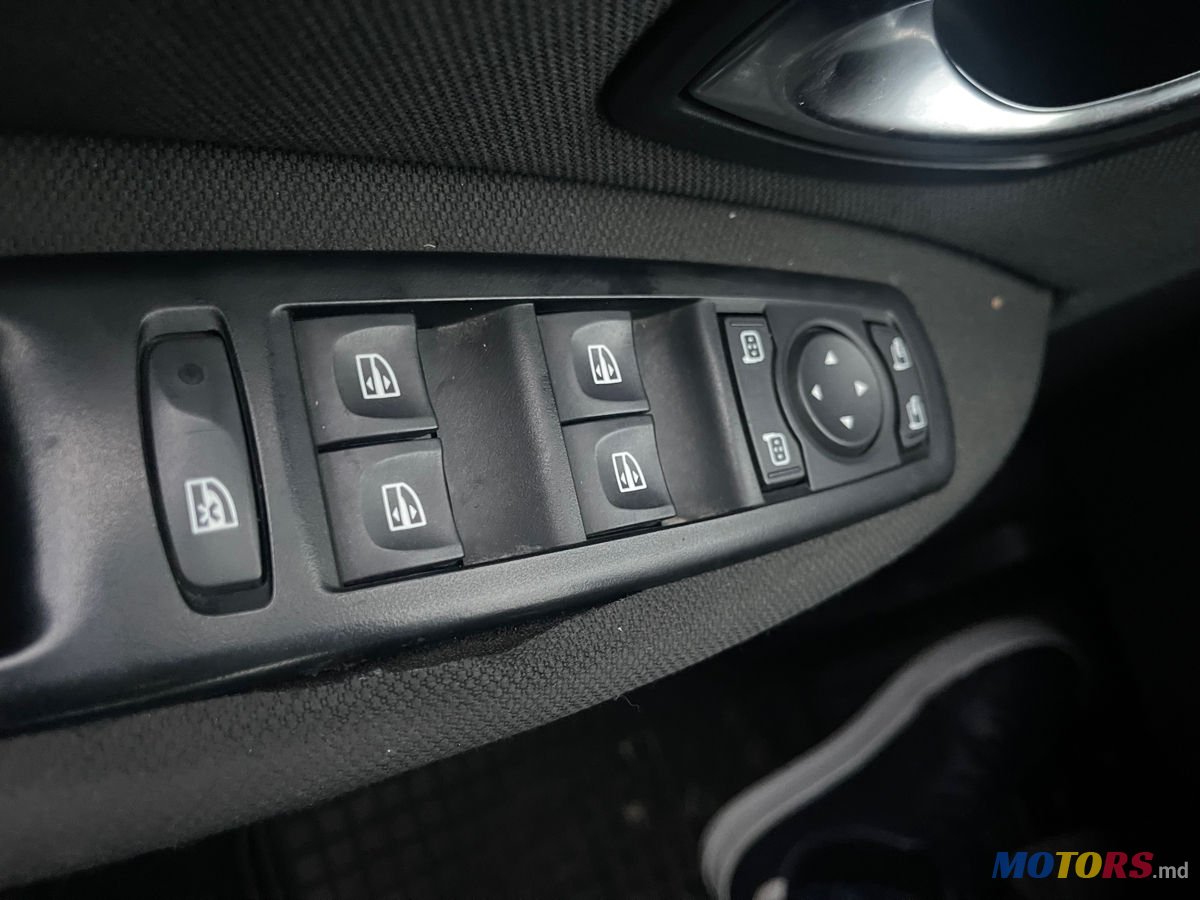 2010' Renault Grand Scenic photo #6
