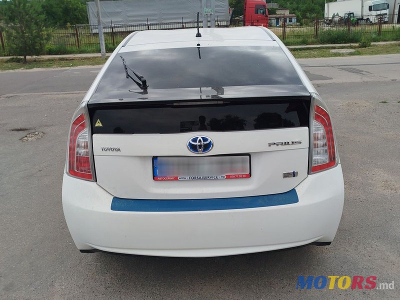 2013' Toyota Prius photo #4