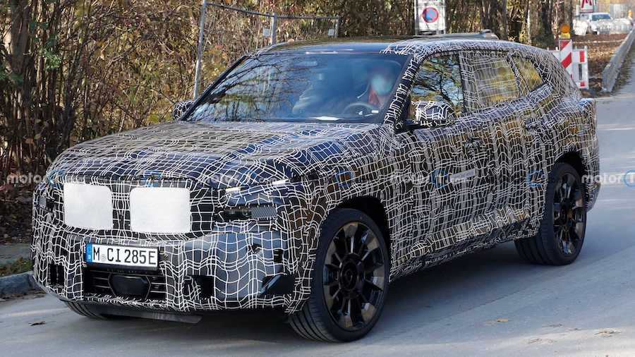 BMW X8 Looks Production Ready In New Spy Shots, Could Debut Nov. 29