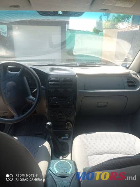 2002' Kia Rio photo #1