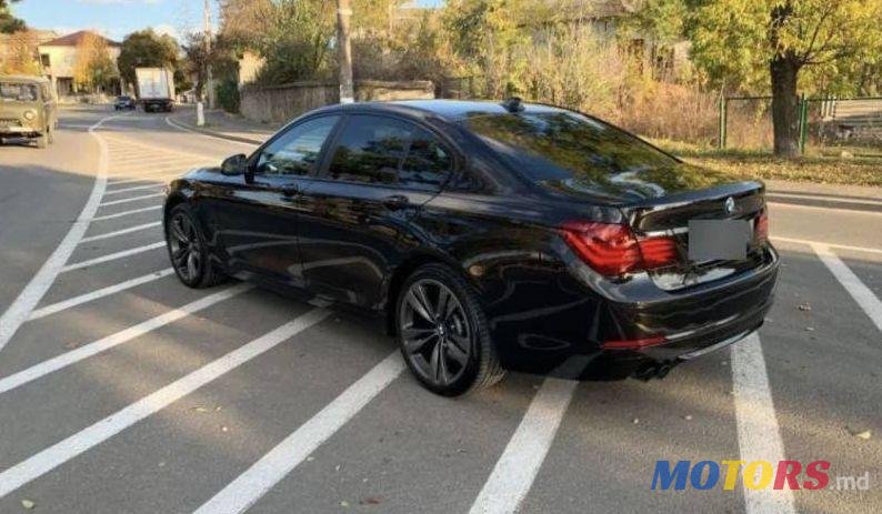 2013' BMW 7 photo #3