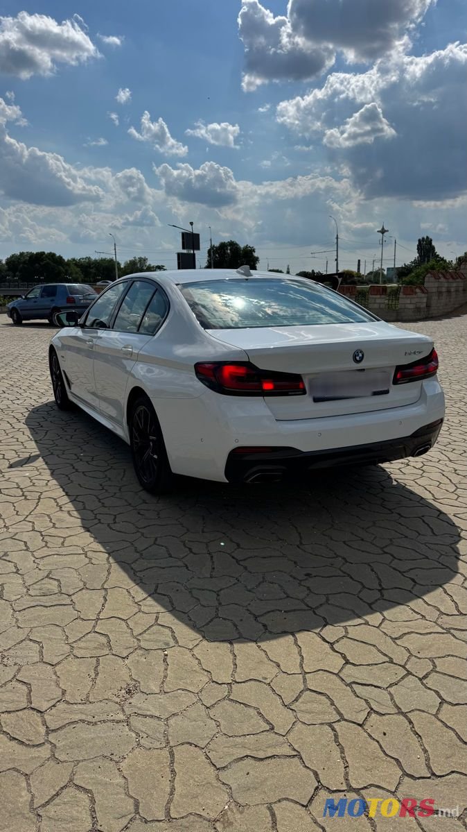 2022' BMW 5 Series photo #3