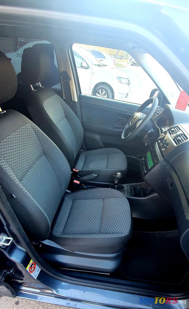 2012' Skoda Fabia photo #6