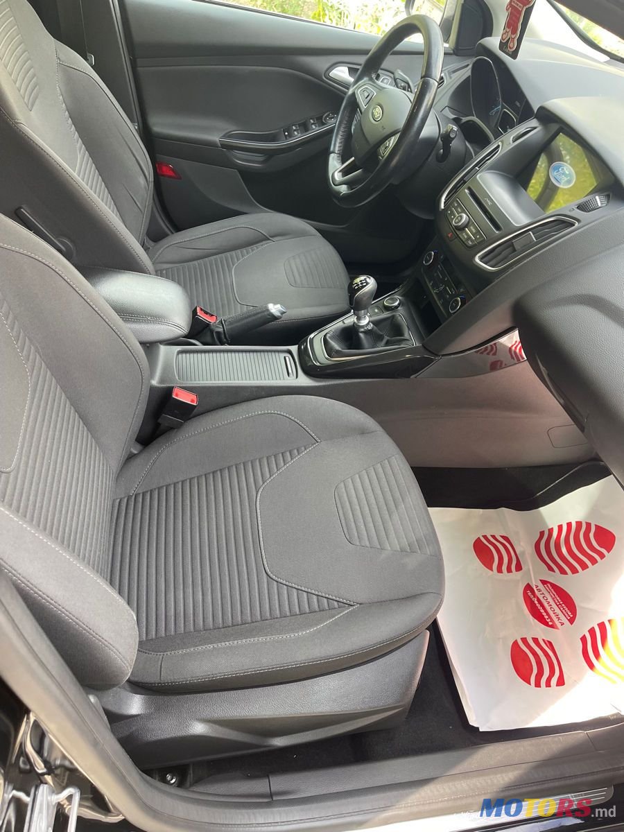 2016' Ford Focus photo #6