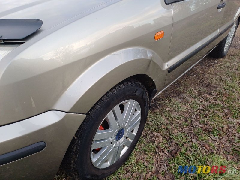 2003' Ford Fusion photo #4