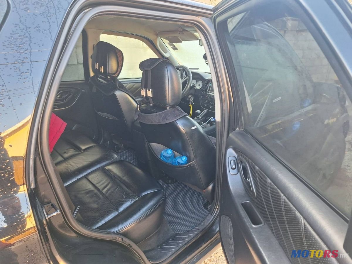 2004' Ford Maverick photo #2