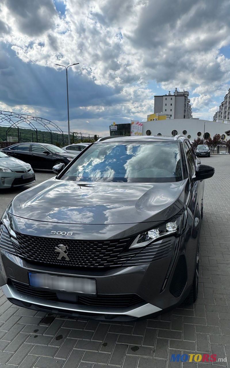 2023' Peugeot 5008 photo #3
