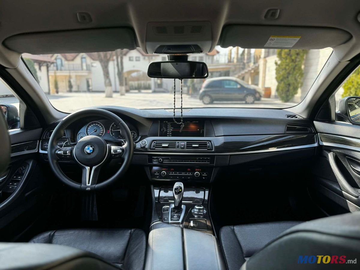 2012' BMW 5 Series photo #6
