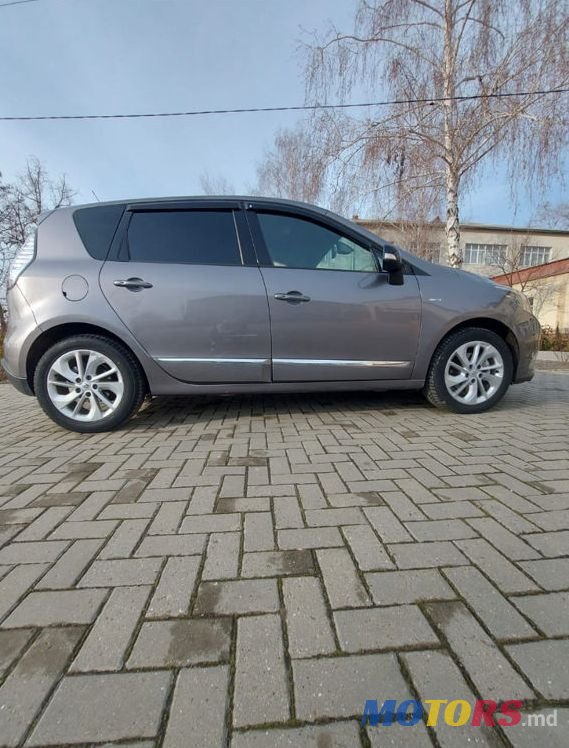 2014' Renault Scenic photo #1