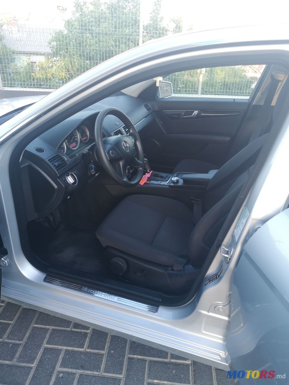 2011' Mercedes-Benz C-Class photo #5