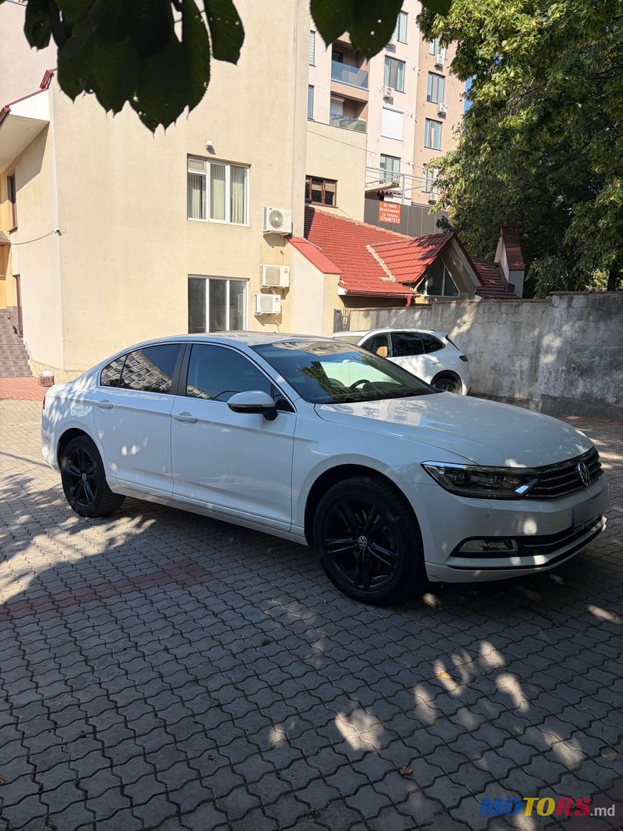 2016' Volkswagen Passat photo #2