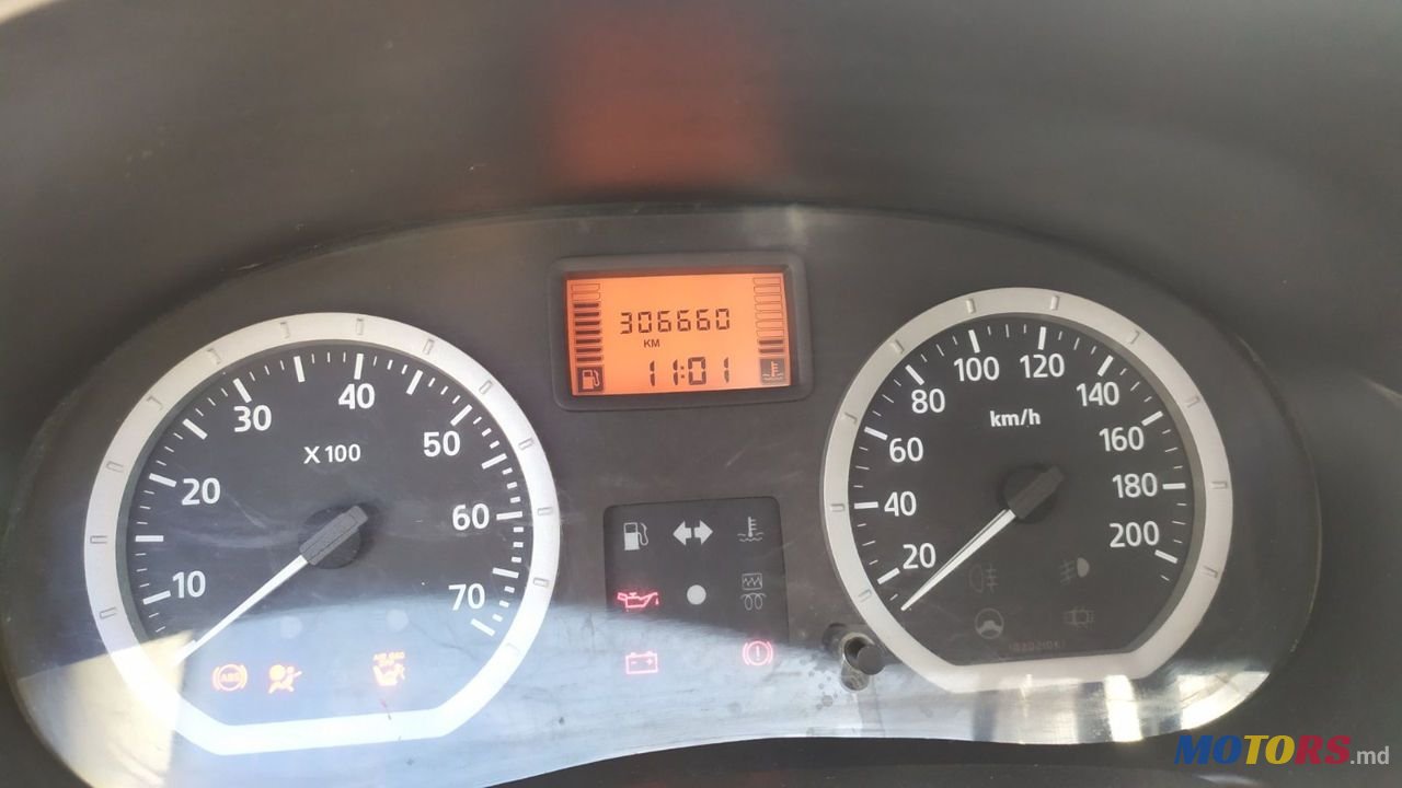 2007' Dacia Logan photo #4