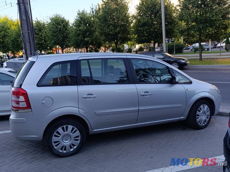 2009' Opel Zafira photo #5