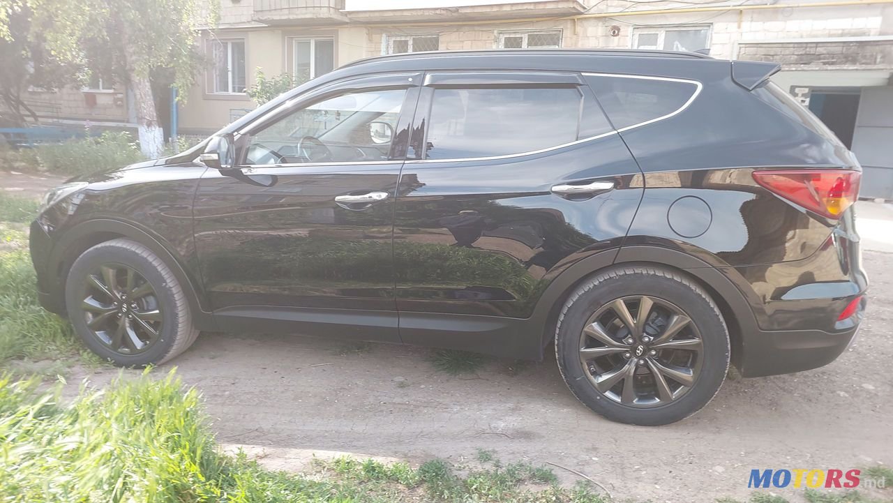 2016' Hyundai Santa Fe photo #3