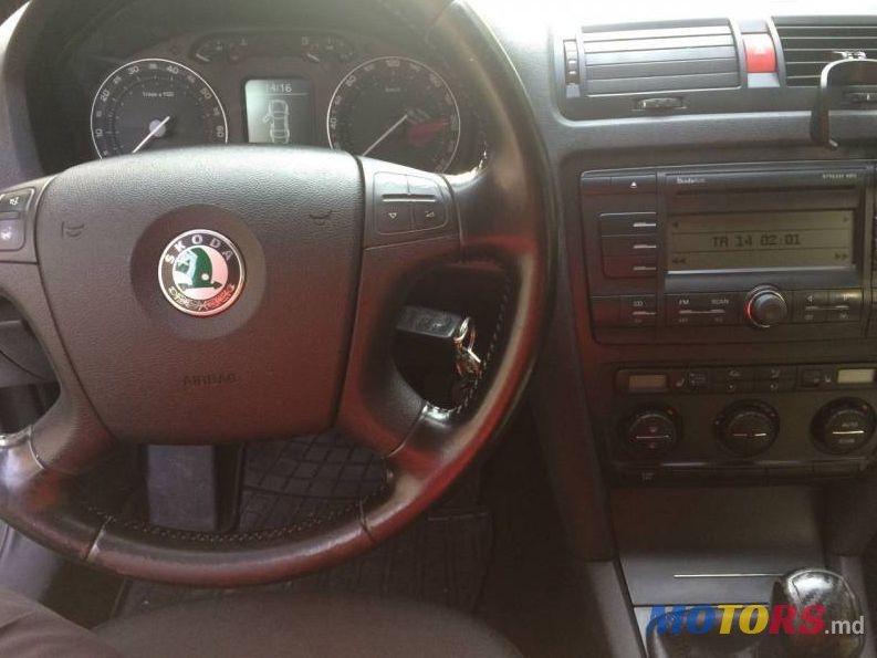 2007' Skoda Octavia photo #2