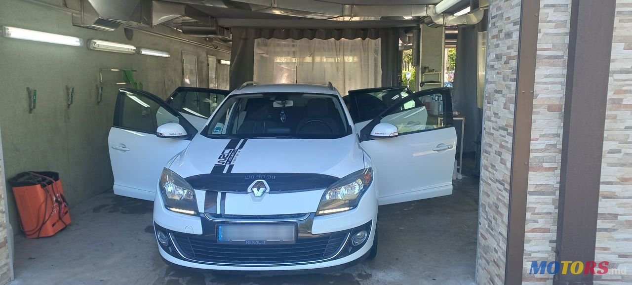 2012' Renault Megane photo #6