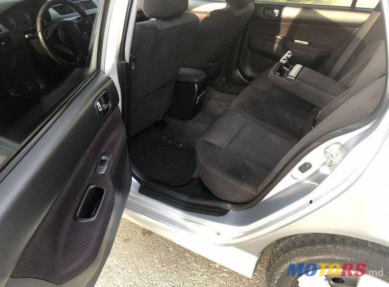 2007' Mitsubishi Lancer photo #2