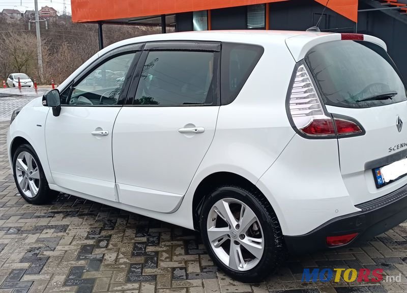 2015' Renault Scenic photo #5