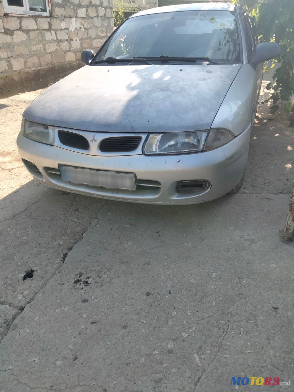 1998' Mitsubishi Carisma photo #1