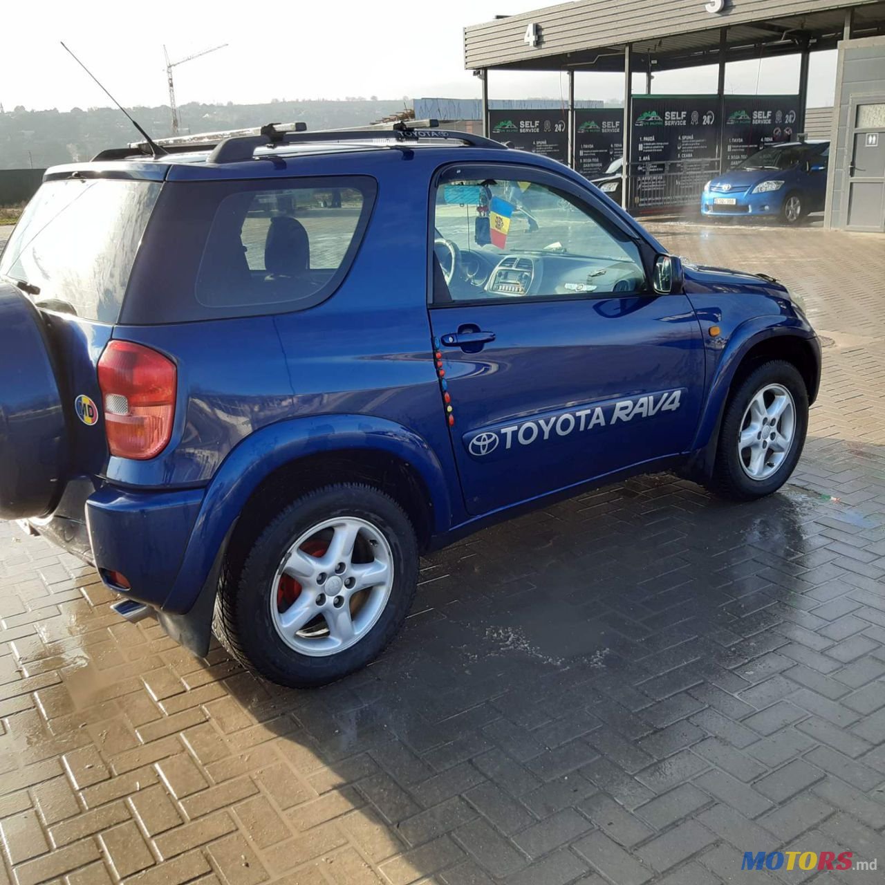 2002' Toyota RAV4 photo #3