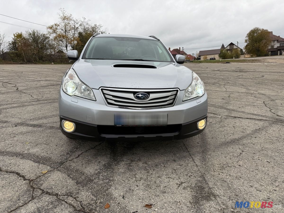 2011' Subaru Outback photo #1