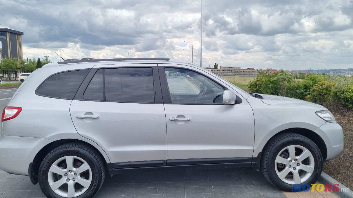 2009' Hyundai Santa Fe photo #5