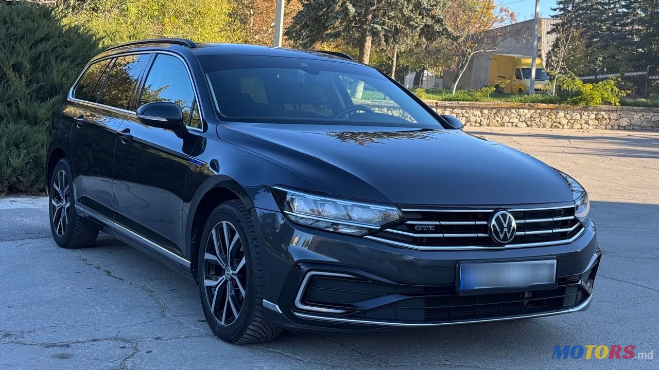 2020' Volkswagen Passat photo #1