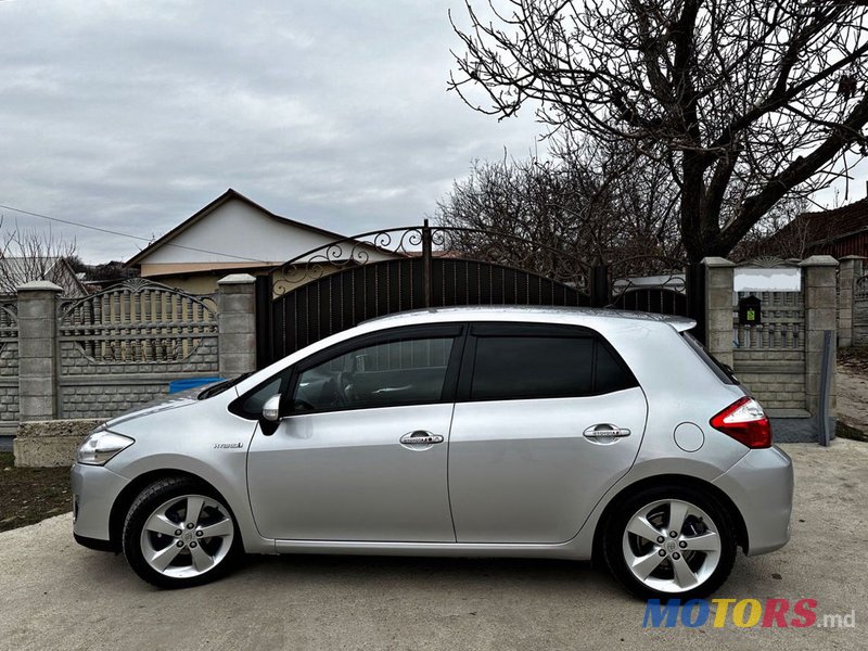 2011' Toyota Auris photo #3