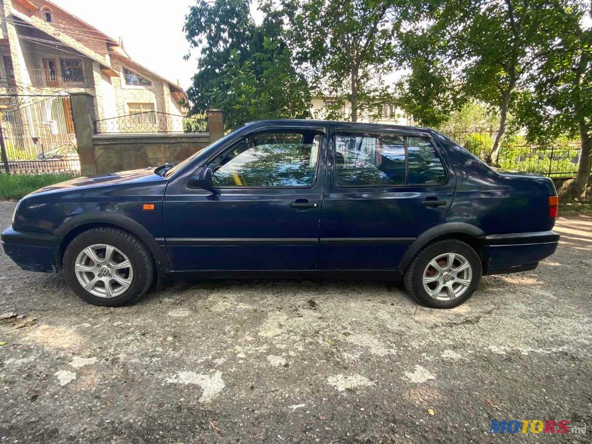 1993' Volkswagen Vento photo #6