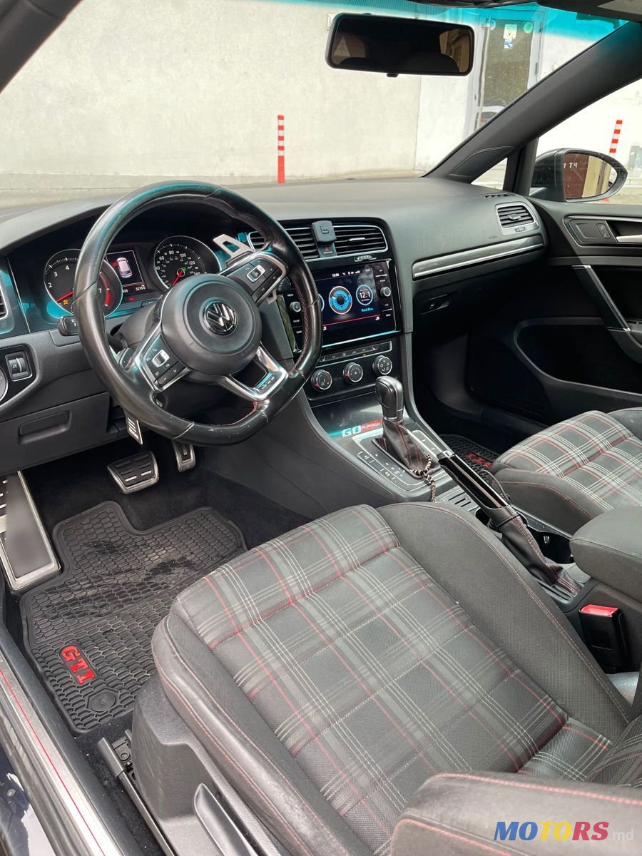 2015' Volkswagen Golf photo #6