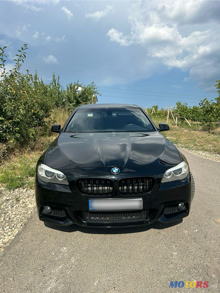 2012' BMW 5 Series photo #2