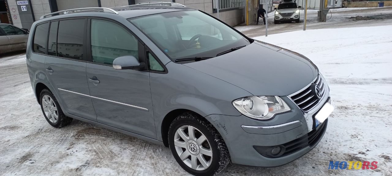 2007' Volkswagen Touran photo #4