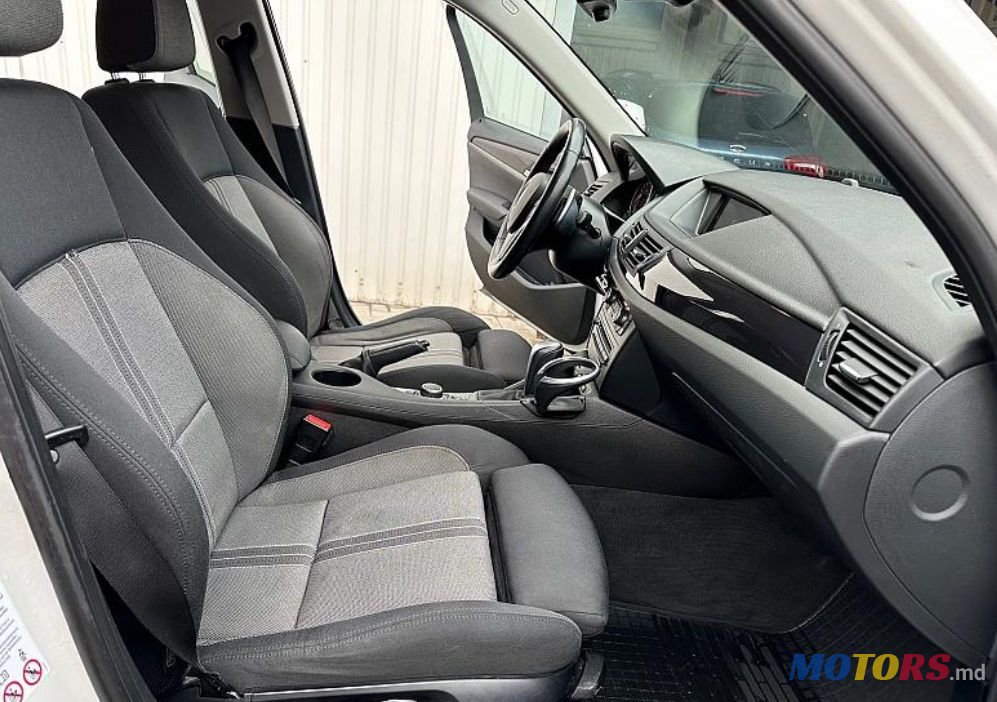 2011' BMW X1 photo #5